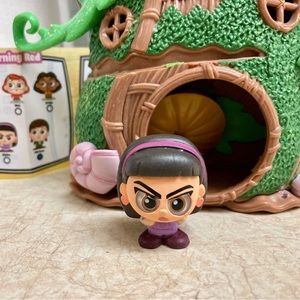 Disney doorables series 8